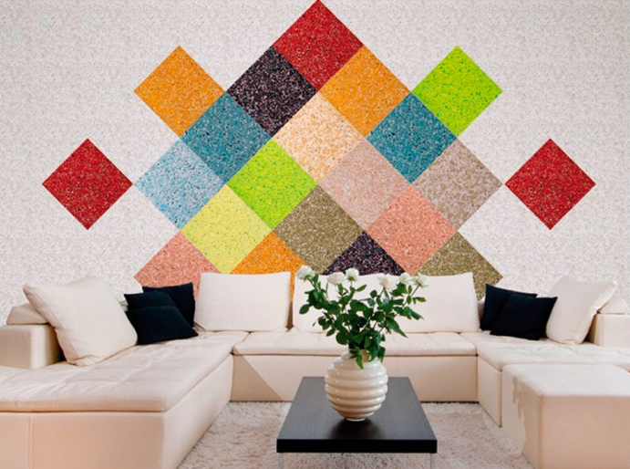 нанесення рідких шпалер на стіну